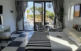 The Pervoli Studio - Pool - Close To Beach
